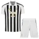 Juventus Djeca Nogometni Dresovi 2026/27 Domaći (+ Kratke Hlače) Juventus Djeca Nogometni Dresovi 2026/27 Domaći (+ Kratke Hlače)
