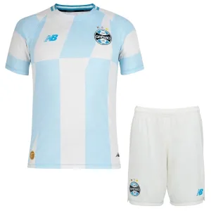 Grêmio FBPA Djeca Nogometni Dresovi 2026/27 Gostujući (+ Kratke Hlače) Grêmio FBPA Djeca Nogometni Dresovi 2026/27 Gostujući (+ Kratke Hlače)