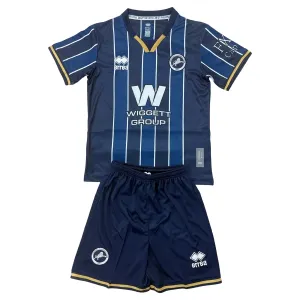 Millwall Djeca Nogometni Dresovi 2026/27 Domaći (+ Kratke Hlače) Millwall Djeca Nogometni Dresovi 2026/27 Domaći (+ Kratke Hlače)