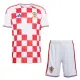 Hrvatska Djeca Nogometni Dresovi 2026/27 Domaći (+ Kratke Hlače) Hrvatska Djeca Nogometni Dresovi 2026/27 Domaći (+ Kratke Hlače)