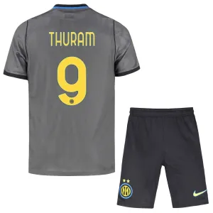 Inter Milan Thuram 9 Djeca Nogometni Dresovi 2026/27 Treći (+ Kratke Hlače) Inter Milan Thuram 9 Djeca Nogometni Dresovi 2026/27 Treći (+ Kratke Hlače)